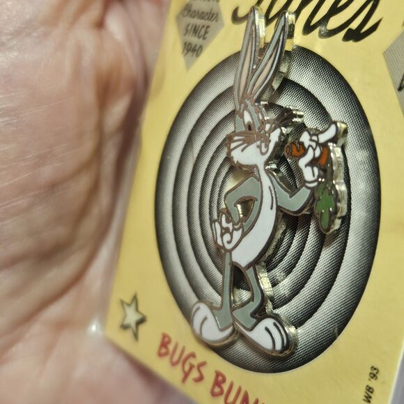 *Sale* Looney Tunes Lapel Pin Bugs Bunny 1993 Warner Brothers Eating Carrot - Picture 3 of 10